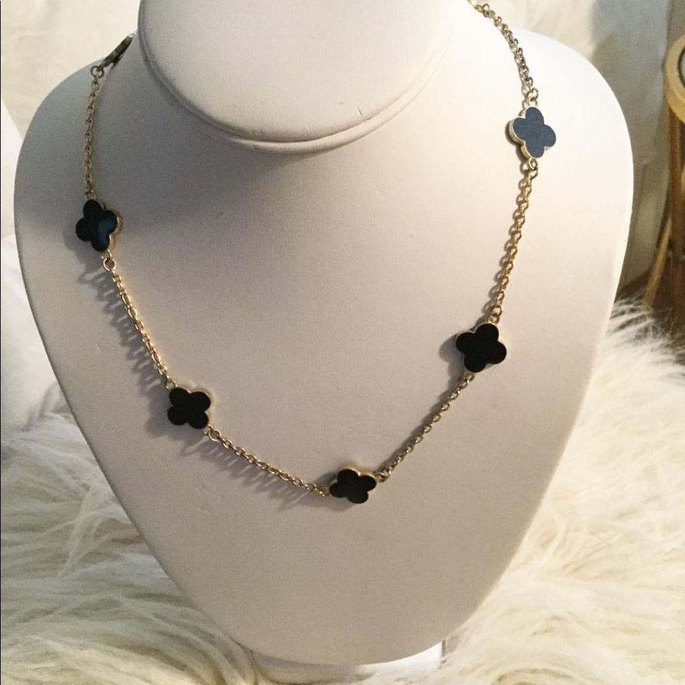 boutique gold & black clover necklace✨